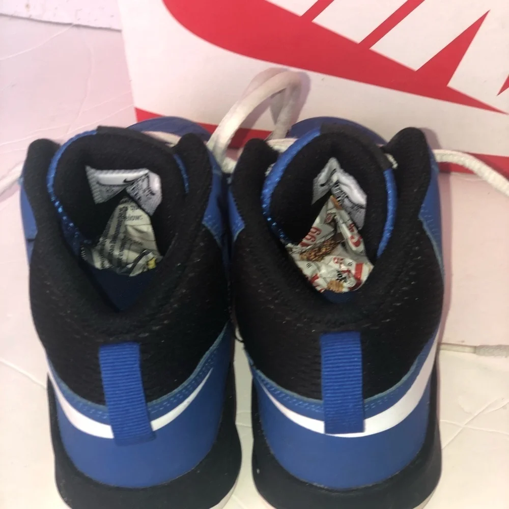 Nike Team Hustle D7 for youth